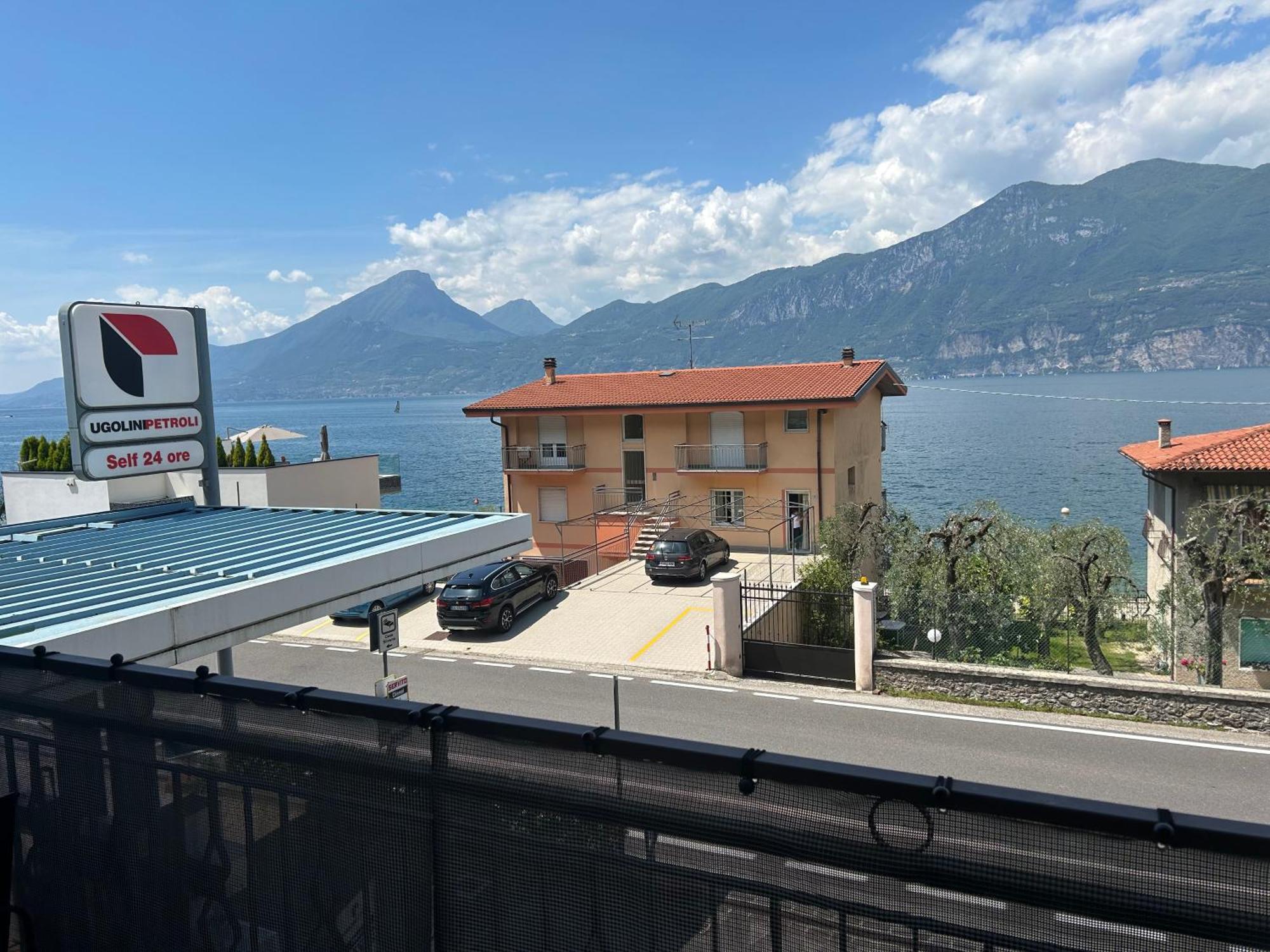 Lake View With Aircon - 5 Minutes From The Beach! Brenzone sul Garda Exterior foto
